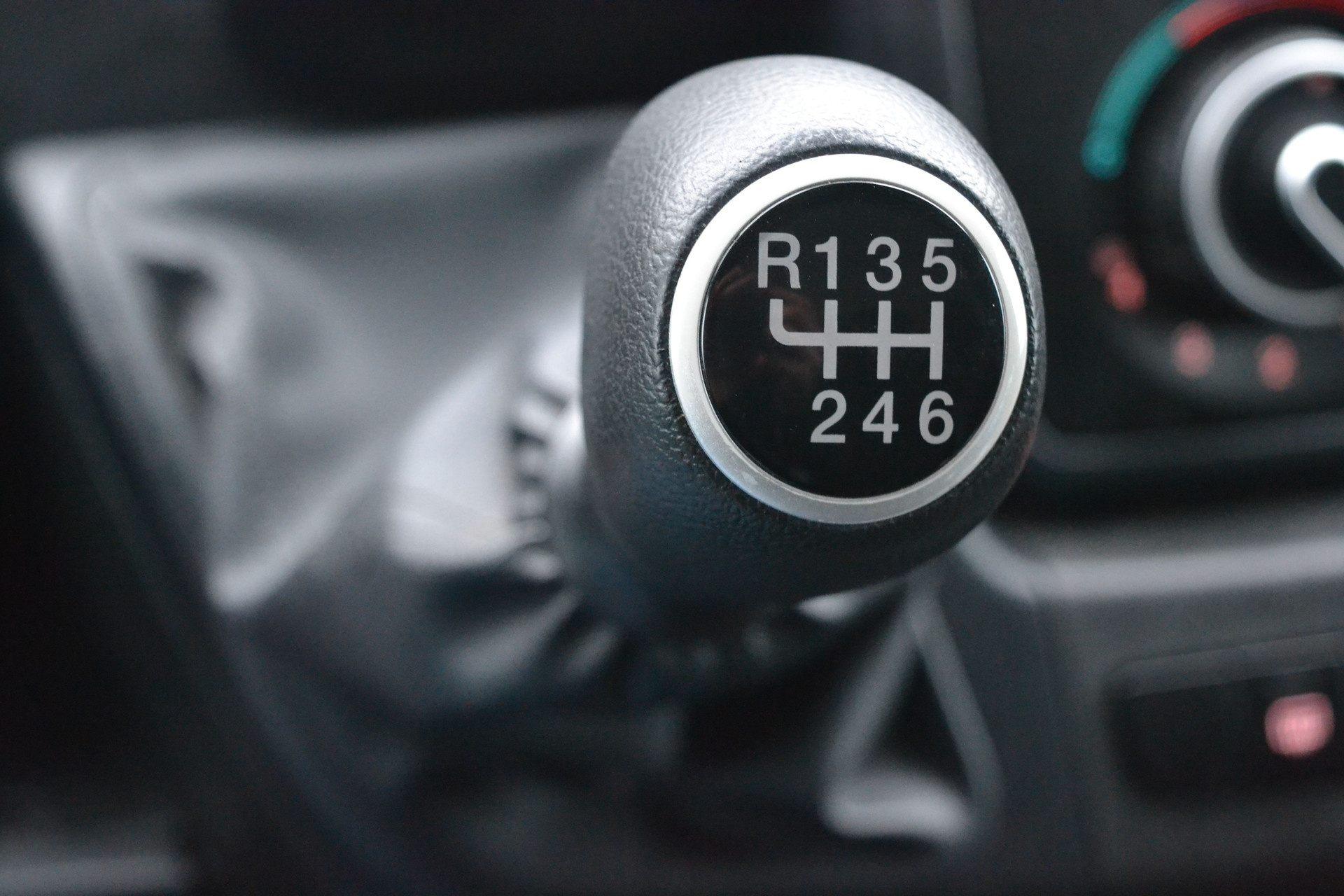 42099969-13.jpg