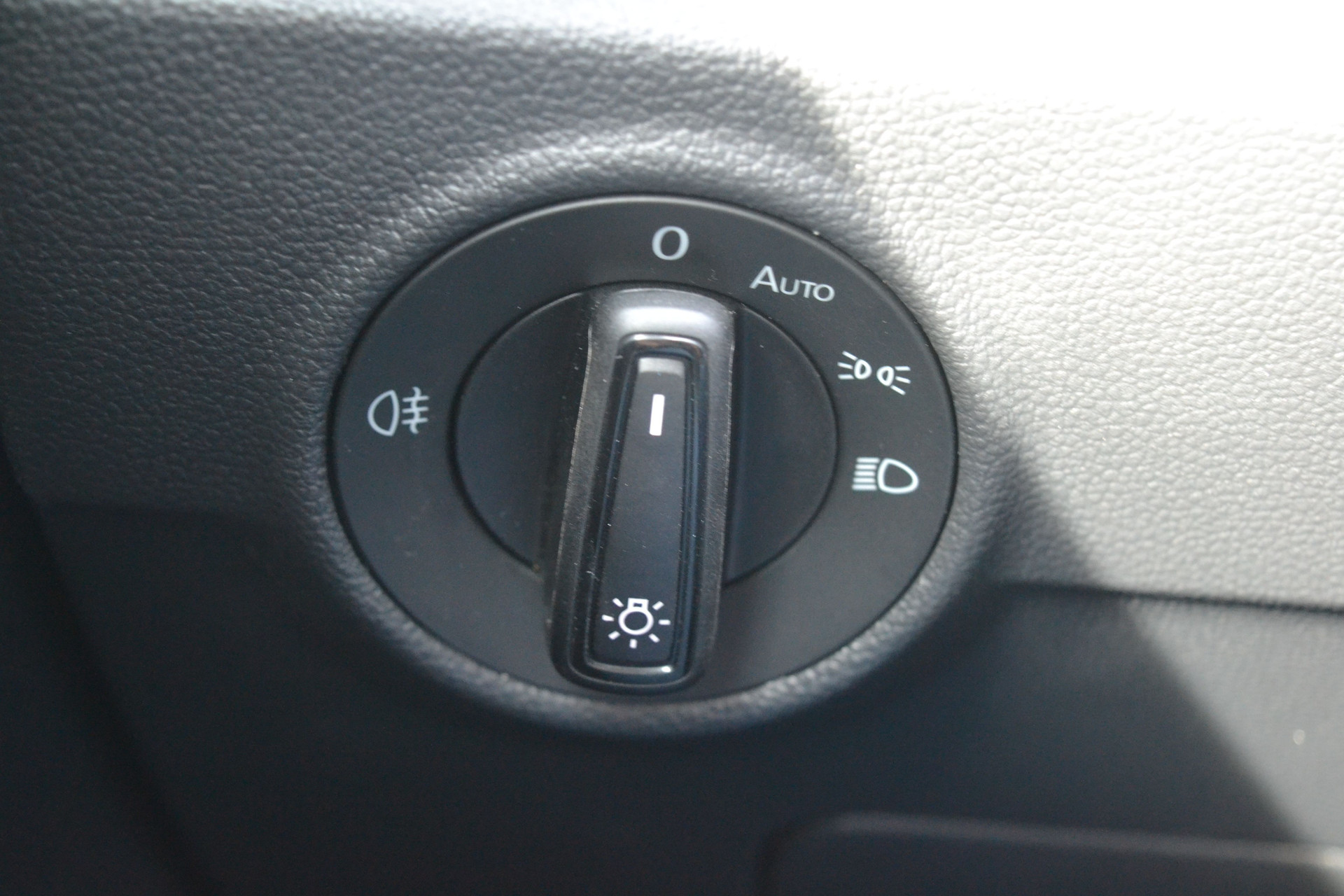45789749-80.jpg