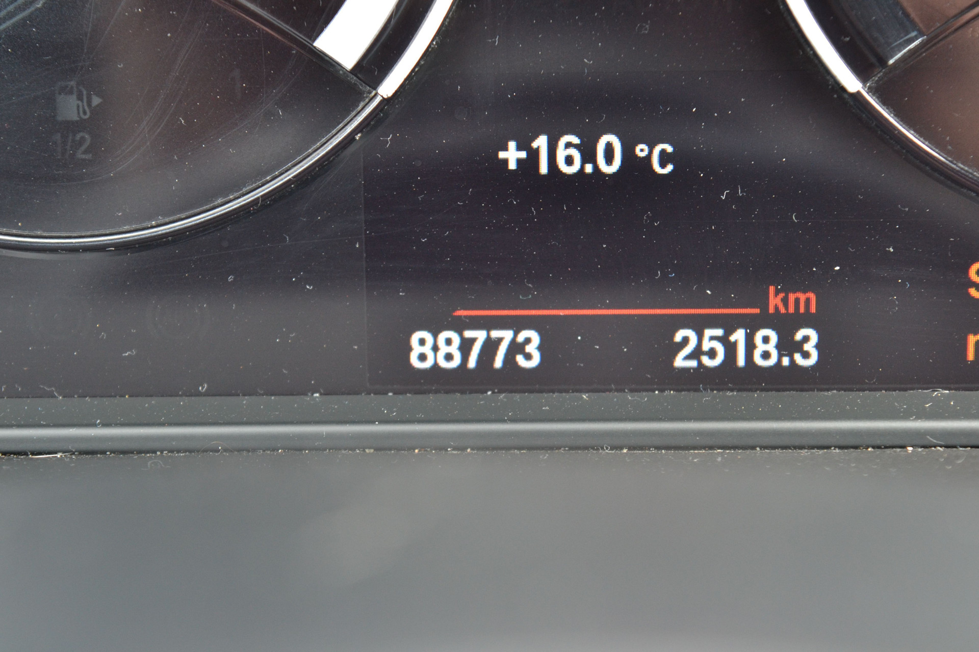 46417249-20.jpg