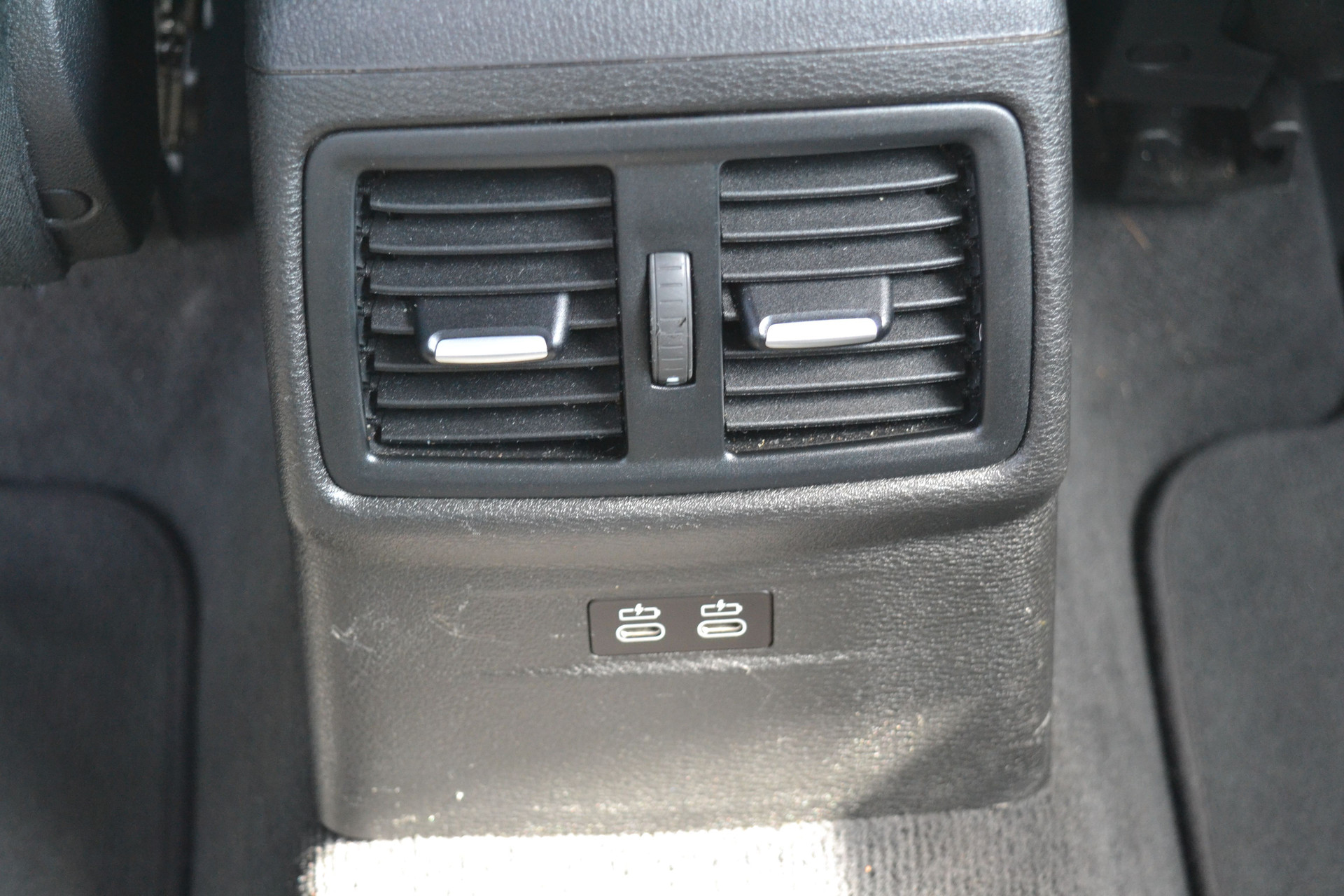 46417249-23.jpg