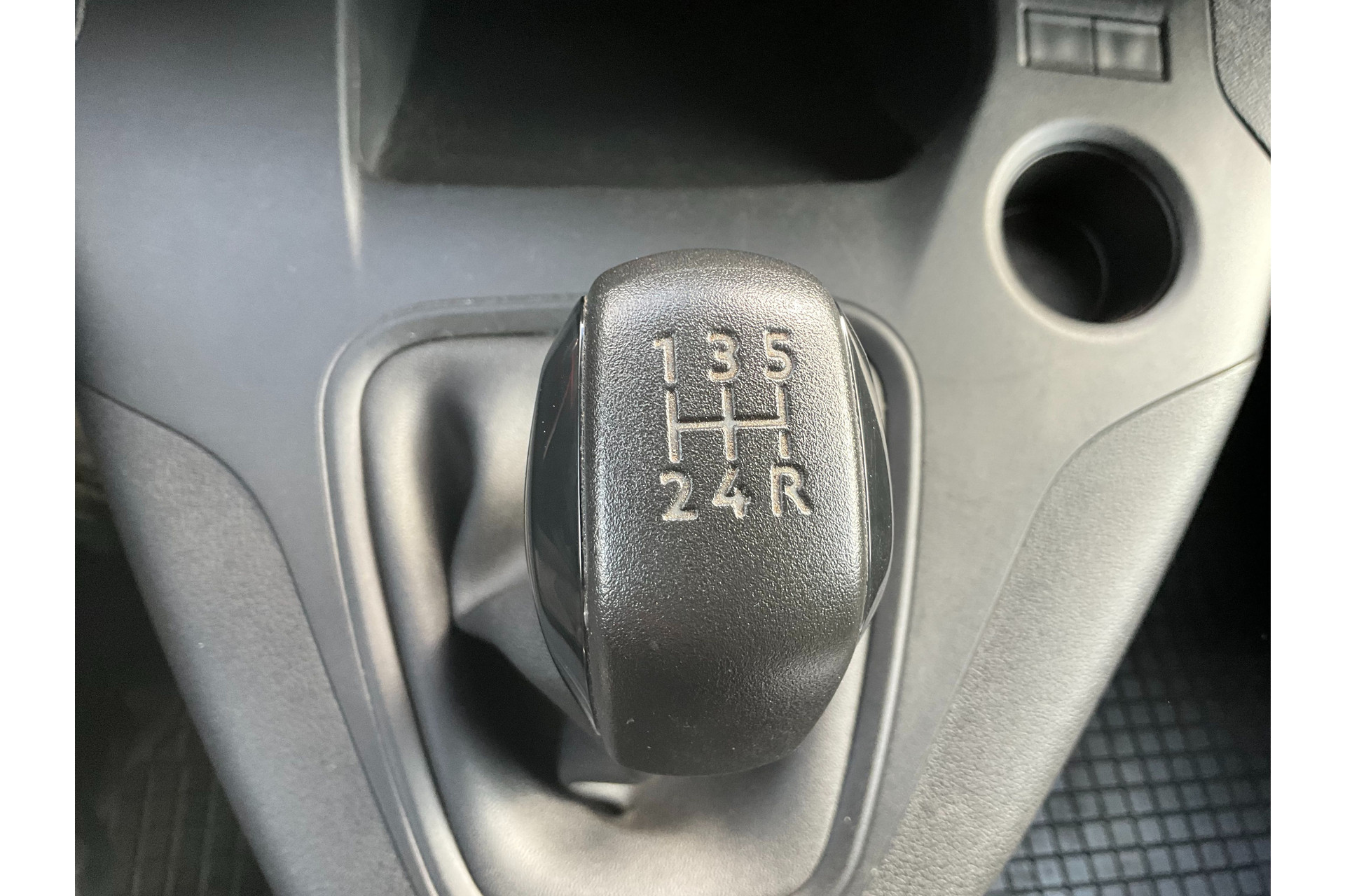 46427598-13.jpg